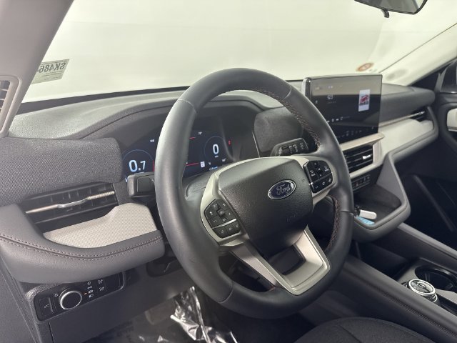 Used 2026 Ford Explorer Active AWD/4WD image 24