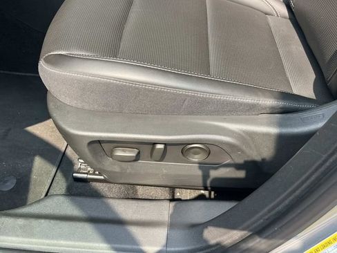 Used 2024 Buick Envision Preferred AWD/4WD image 32