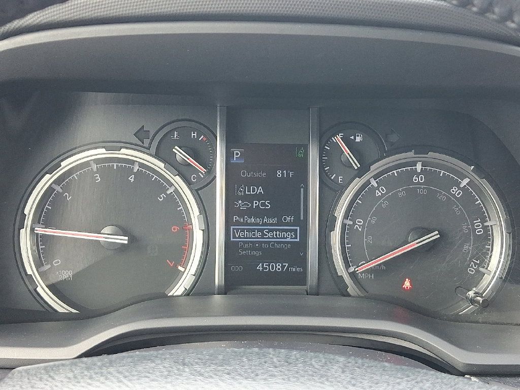 Used 2021 Toyota 4Runner Limited AWD/4WD image 21