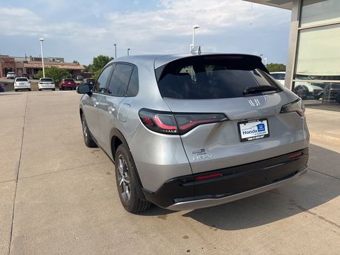 Used 2023 Honda HR-V EX-L image 7