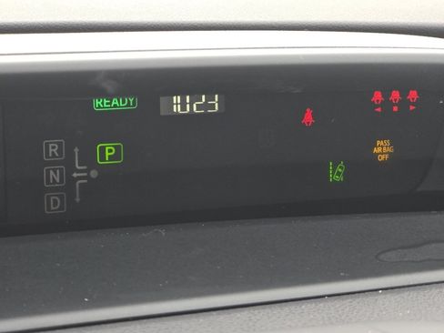 Used 2021 Toyota Prius Prime XLE image 31