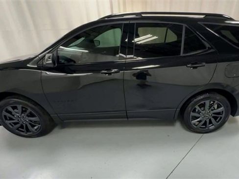 Used 2023 Chevrolet Equinox RS w/ RS Leather Package image 5