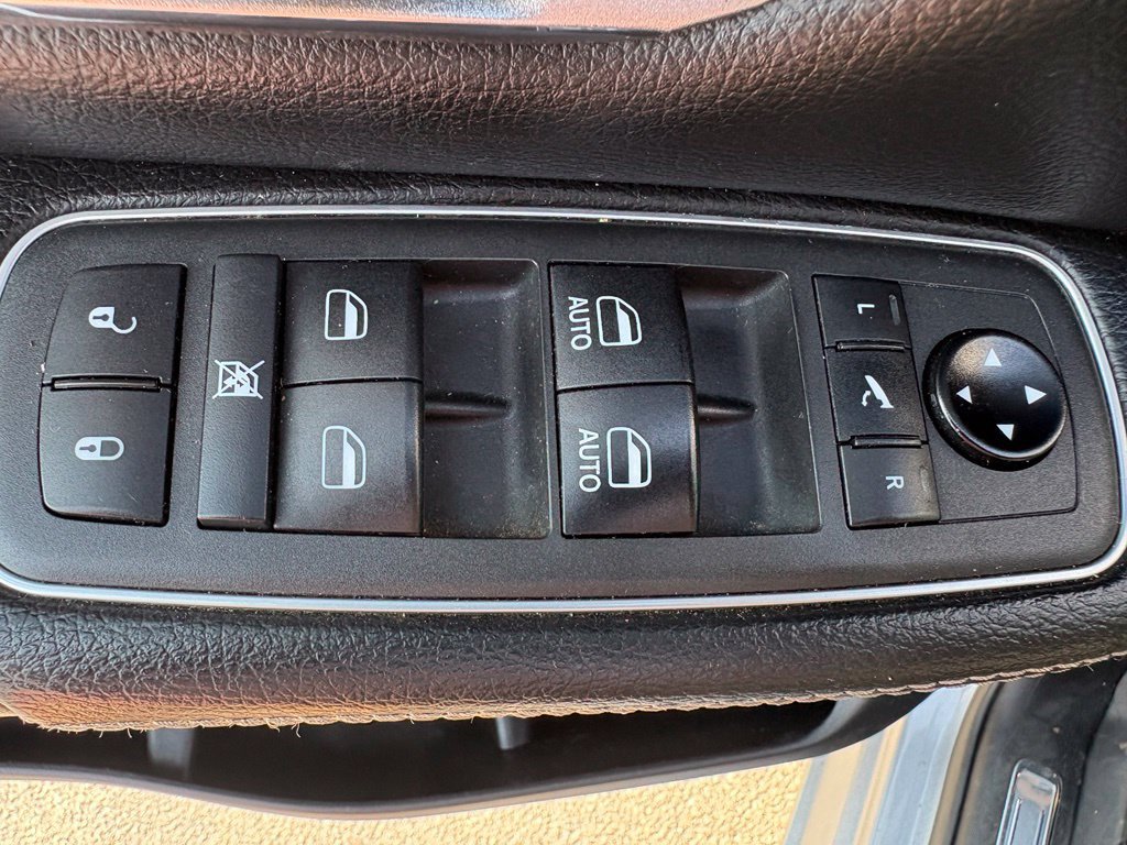 Used 2021 RAM 1500 Laramie AWD/4WD image 10