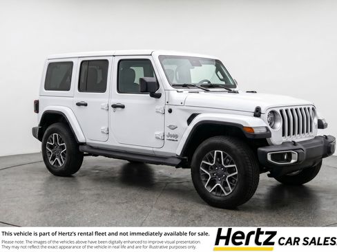 Used 2025 Jeep Wrangler Unlimited Sahara AWD/4WD image 1
