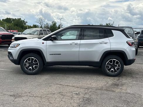 New 2026 Jeep Compass Trailhawk AWD/4WD image 5