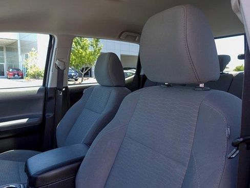 Used 2018 Toyota Tacoma SR5 RWD image 11