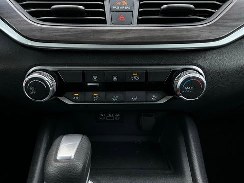 Used 2025 Nissan Altima 2.5 SV image 27