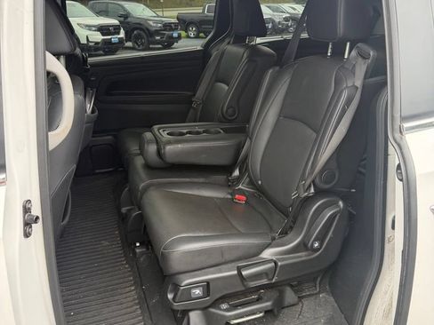 Used 2024 Honda Odyssey Touring image 11