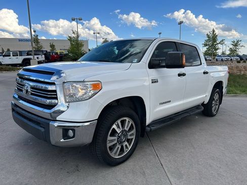 Used 2017 Toyota Tundra SR5 w/ SR5 Upgrade Package AWD/4WD image 3