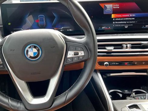 Used 2023 BMW i4 eDrive35 RWD image 18