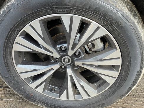 Certified 2021 Nissan Rogue SV w/ Premium Package image 28