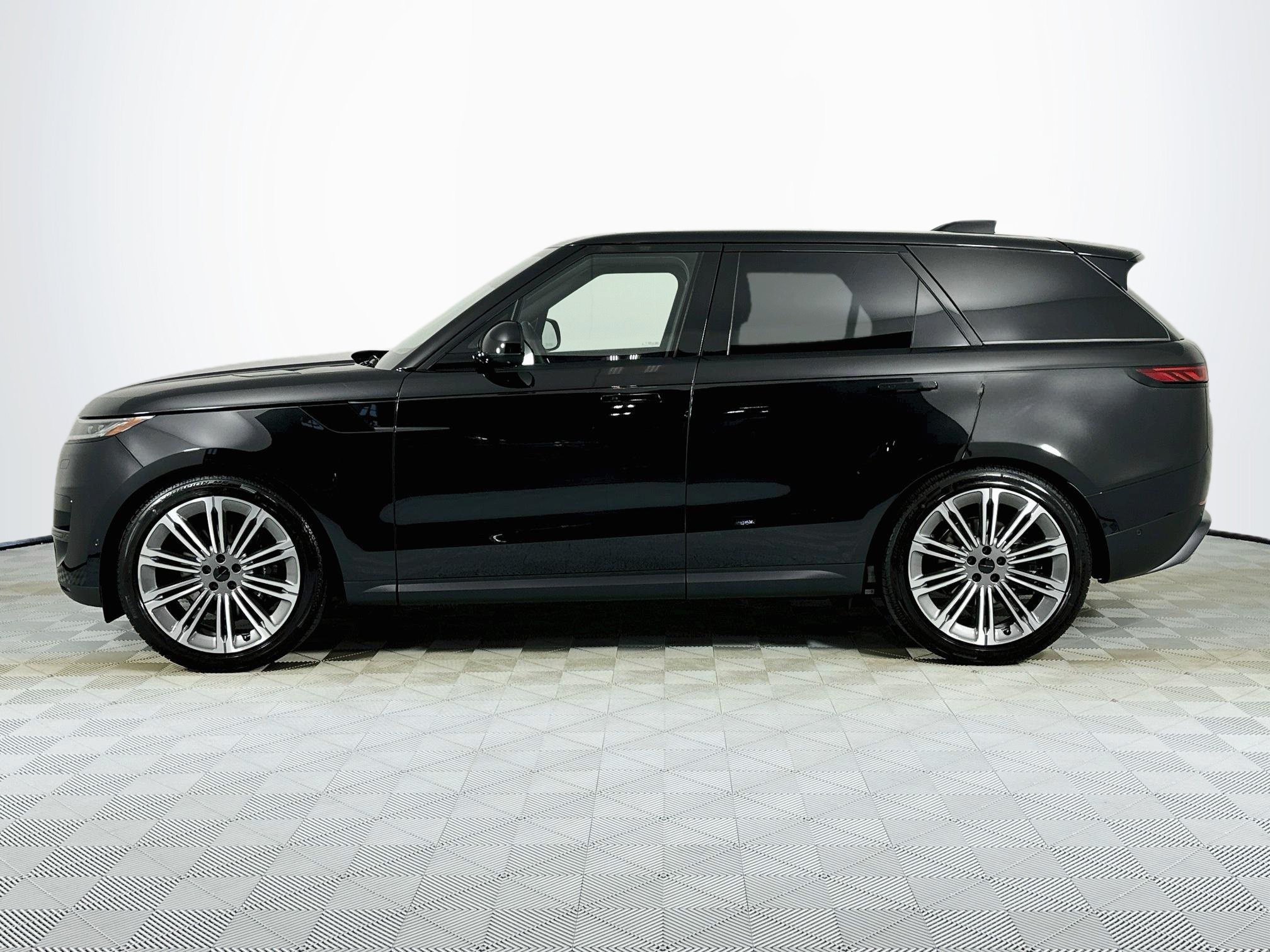 New 2027 Land Rover Range Rover Sport SE AWD/4WD image 8