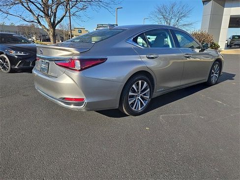 Certified 2020 Lexus ES 300h w/ Premium Package image 3