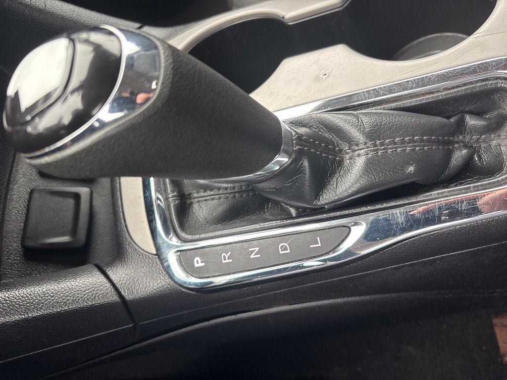 Used 2017 Chevrolet Cruze LS FWD image 20