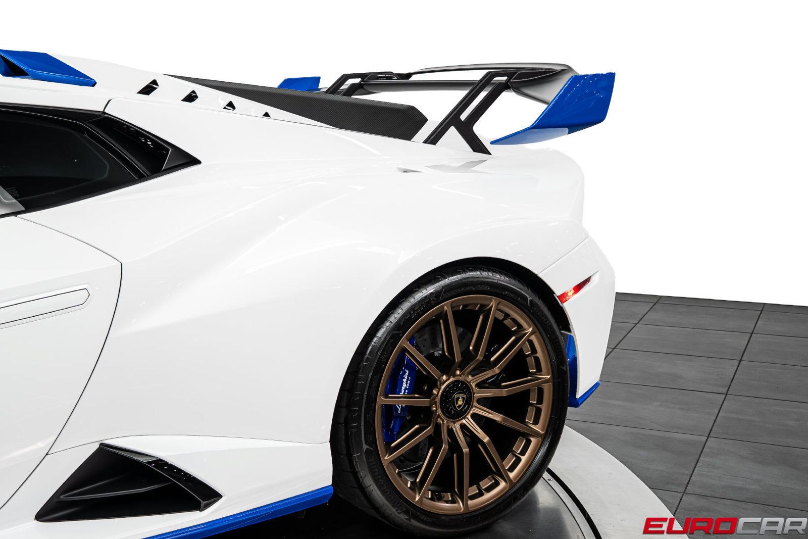 Used 2022 Lamborghini Huracan STO RWD image 20