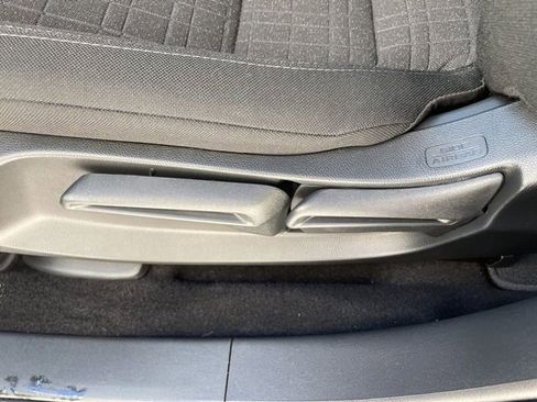 Certified 2025 Honda HR-V LX image 13