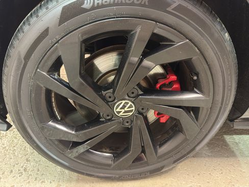 Used 2021 Volkswagen GTI SE FWD image 33