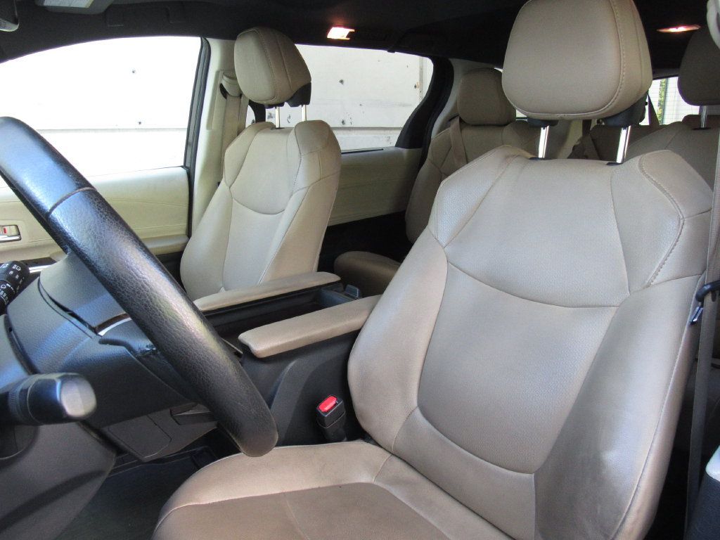 Certified 2023 Toyota Sienna XLE w/ XLE Plus Package AWD/4WD image 12