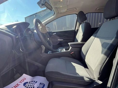 Used 2017 Ford Escape SE image 9
