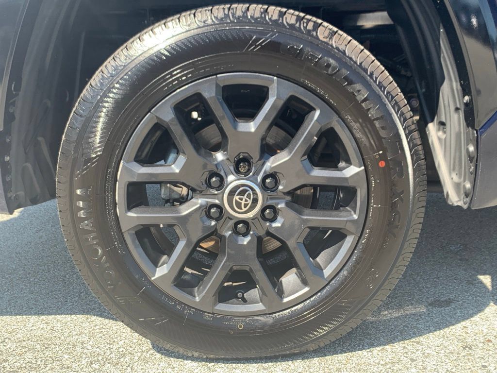 Used 2024 Toyota Tundra Platinum AWD/4WD image 27