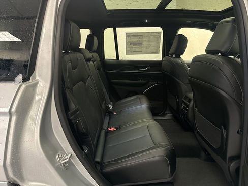 New 2026 Jeep Grand Cherokee Limited AWD/4WD image 41