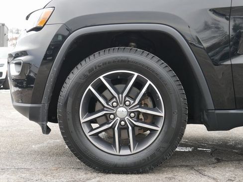 Used 2018 Jeep Grand Cherokee Limited image 10