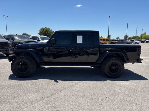 Used 2023 Jeep Gladiator Sport AWD/4WD image 2