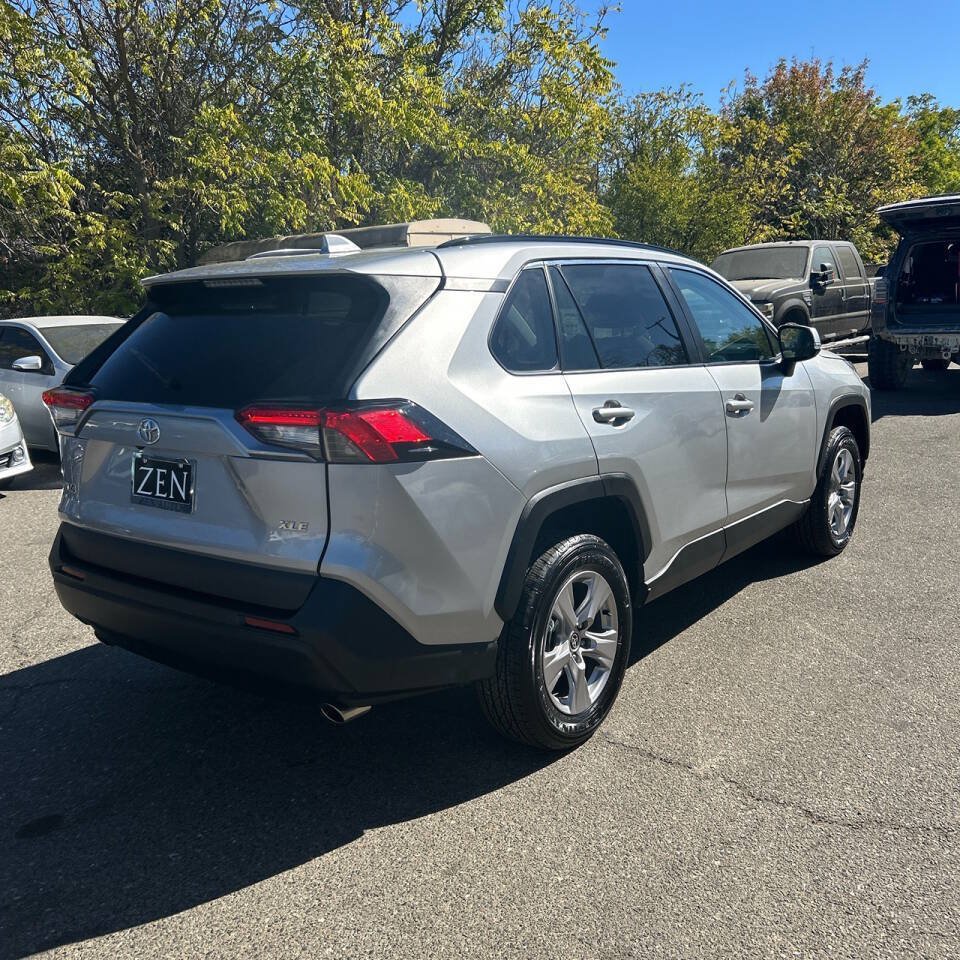 Used 2025 Toyota RAV4 XLE w/ Convenience Package FWD image 9