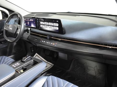 Certified 2023 Nissan Ariya AWD/4WD image 39