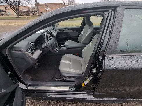 Certified 2025 Toyota Camry SE w/ Convenience Package image 10