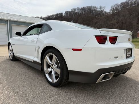 Used 2010 Chevrolet Camaro SS w/ LPO, Ground Effects Package image 7