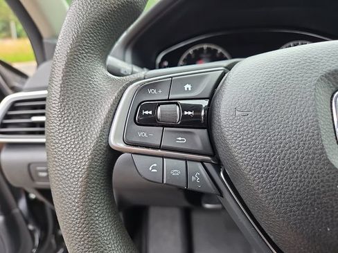 Used 2018 Honda Accord EX image 21