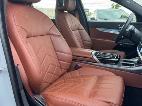 Used 2026 BMW 740i xDrive AWD/4WD image 31