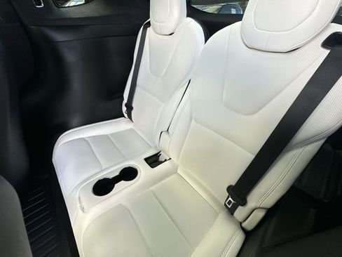 Used 2022 Tesla Model X Plaid image 27