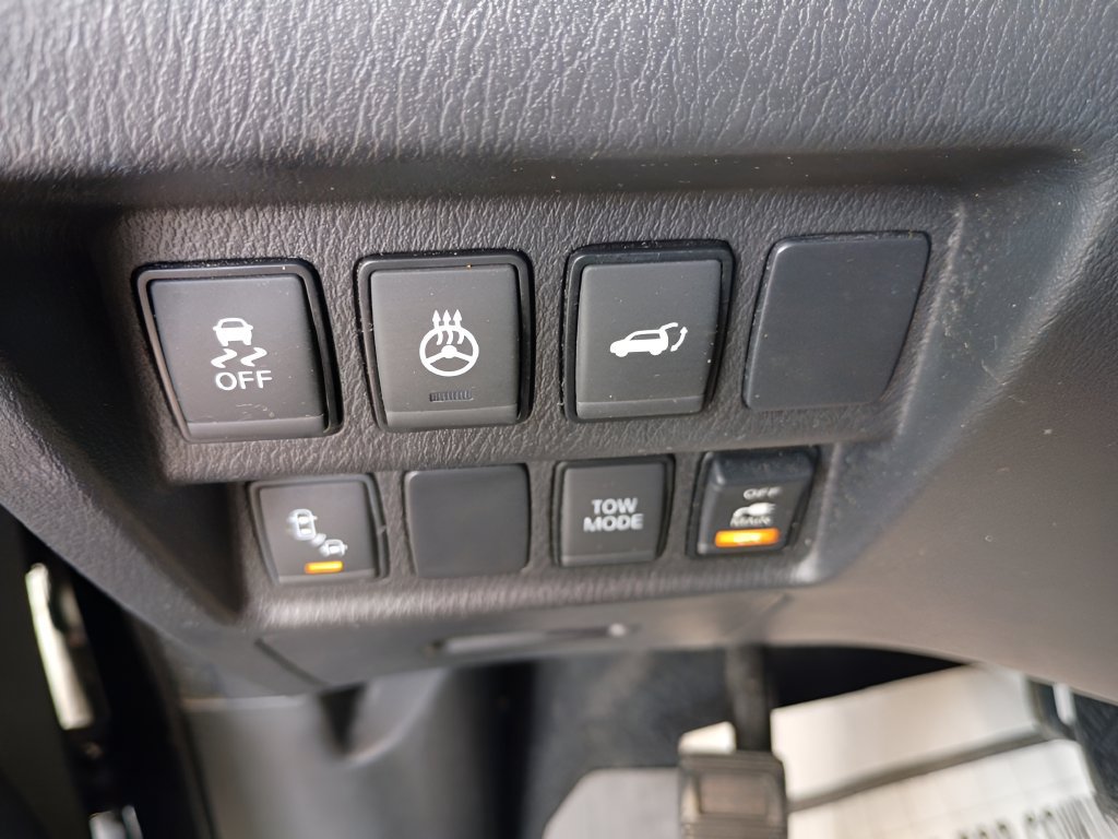 Used 2018 Nissan Pathfinder SL w/ Midnight Edition Package AWD/4WD image 29