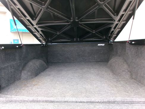 Used 2017 Ford F150 XLT image 12