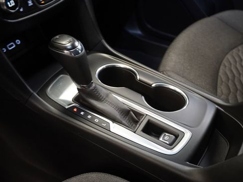 Used 2020 Chevrolet Equinox LT FWD image 23