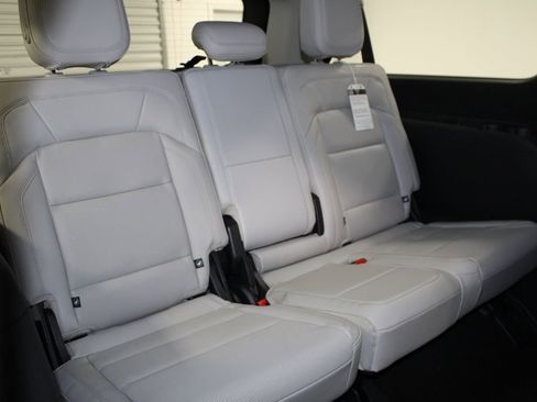 New 2025 Lincoln Navigator L Reserve image 36