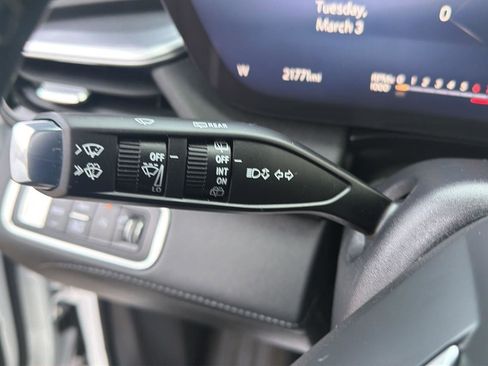 Used 2025 Buick Enclave Sport Touring image 34