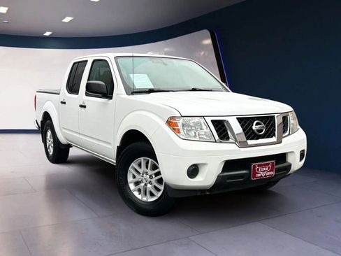 Used 2018 Nissan Frontier SV AWD/4WD image 7