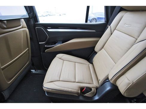 New 2026 Cadillac Escalade Luxury w/ Touring Package AWD/4WD image 12