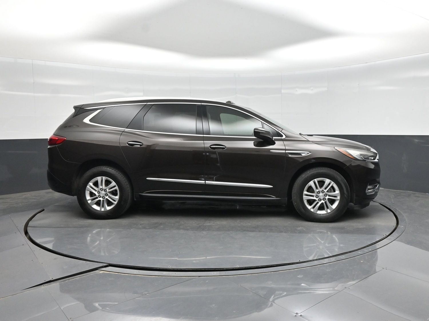 Used 2018 Buick Enclave Essence FWD image 21