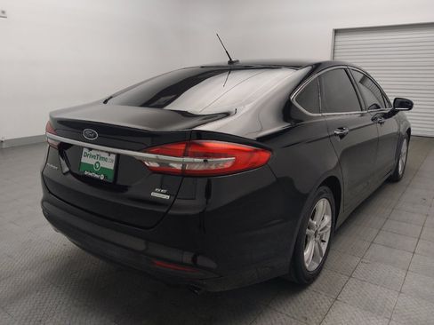 Used 2018 Ford Fusion SE FWD image 9