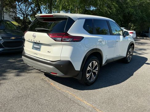 Certified 2023 Nissan Rogue SV FWD image 4
