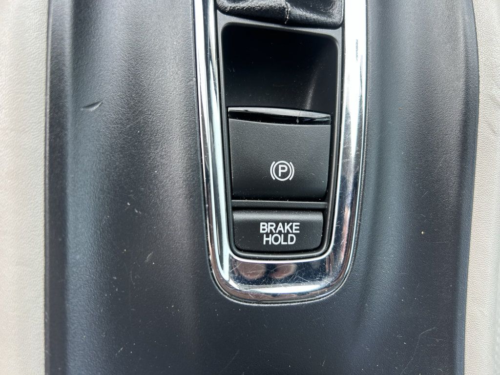 Used 2022 Honda HR-V LX image 28