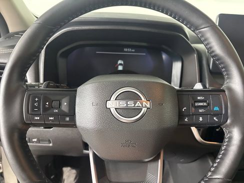 Used 2025 Nissan Rogue SL w/ Tech Package image 15