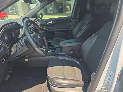 Used 2025 Ford Escape ST-Line w/ Cold Weather Package FWD image 14
