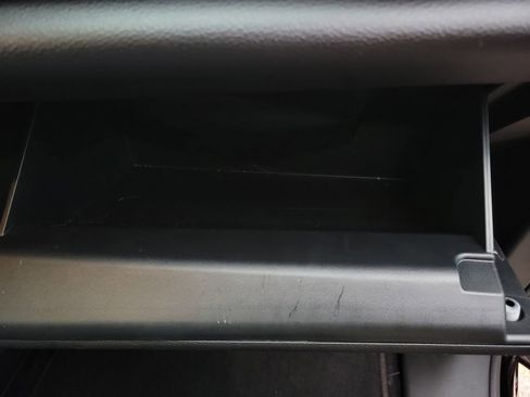 Used 2025 Chrysler Voyager LX image 40