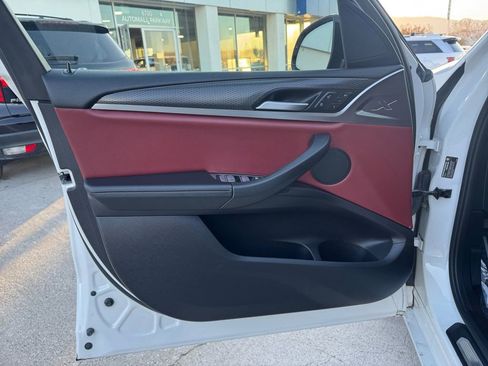 Used 2023 BMW X3 sDrive30i w/ M Sport Package image 11