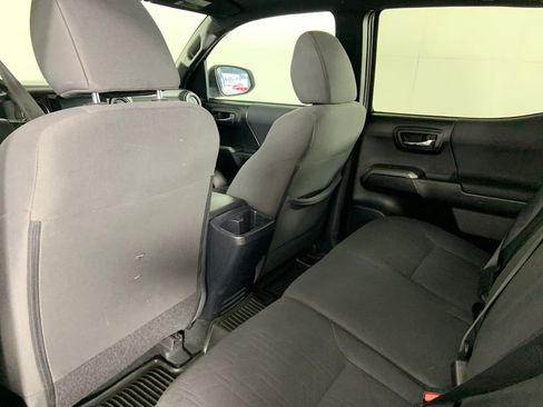 Used 2017 Toyota Tacoma TRD Off-Road w/ Premium & Technology Package image 17